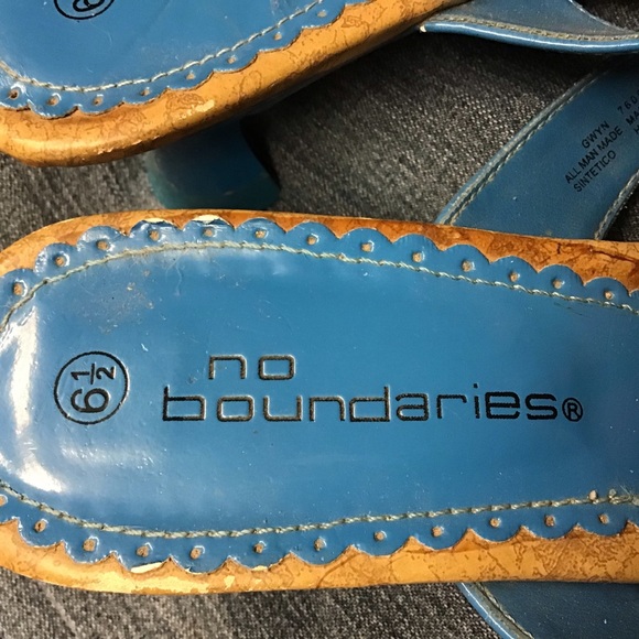 NO BOUNDARIES woman’s low heeled sandals sz 6 1/2 - Picture 4 of 7